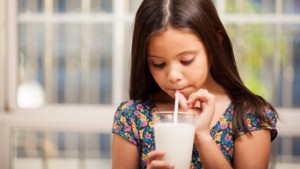 Audio: ¿ El consumo de leche es realmente recomendable para la salud ?